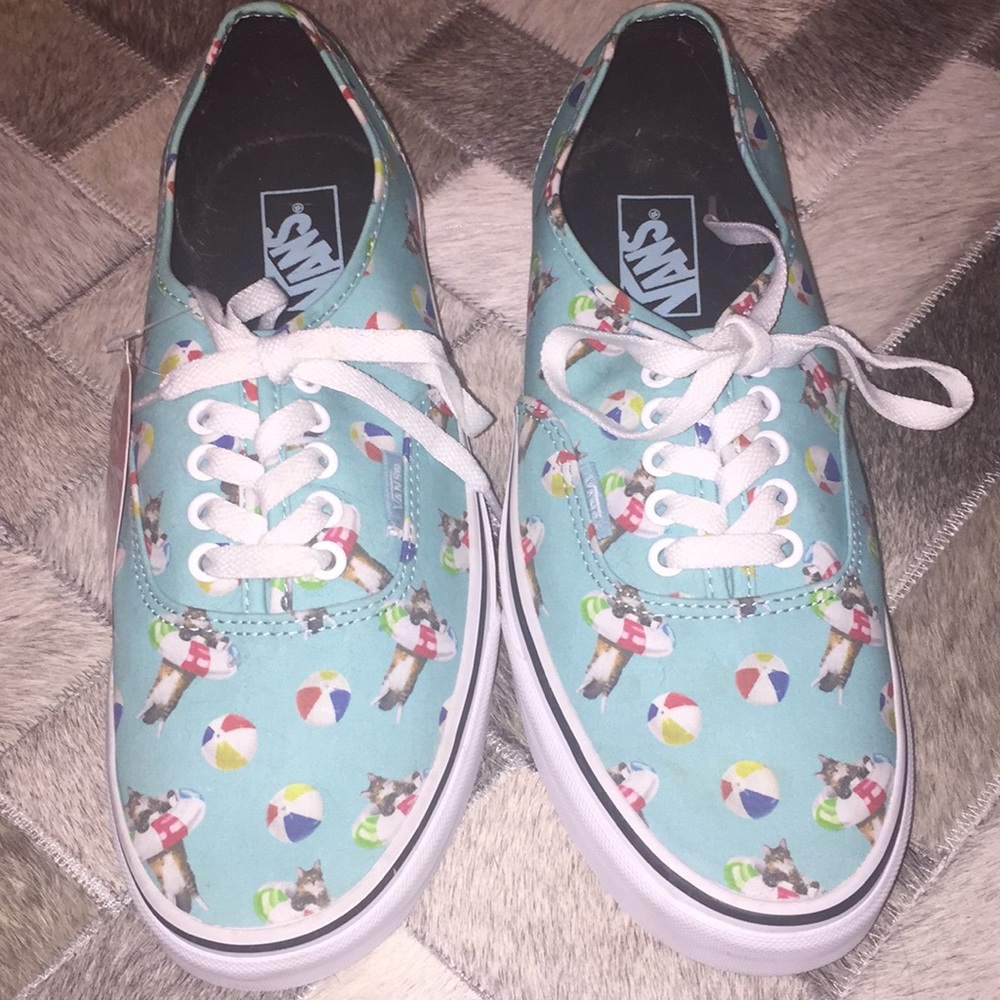 Vans unisex shoes size 10 women’s, 8.5 mens.